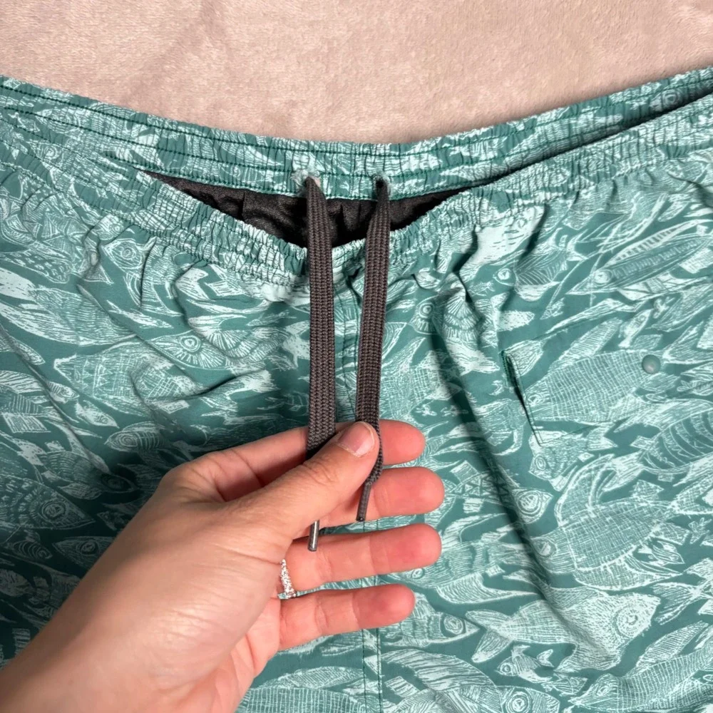Patagonia Baggies Shorts Mens XL Green‎ Fish Print Swim Trunks 5 Inch Inseam